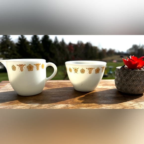 Vintage Corning Pyrex Butterfly Gold Creamer & Open Sugar Milk Glass - Picture 1 of 6